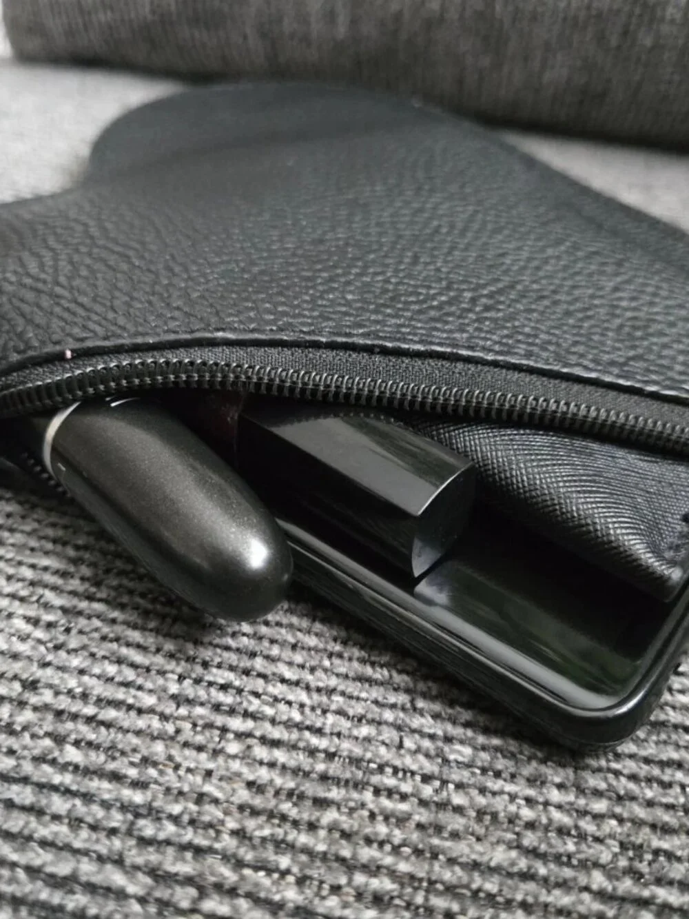Black Heart Shaped Faux Leather Clutch Wristlet Purse Love Strap